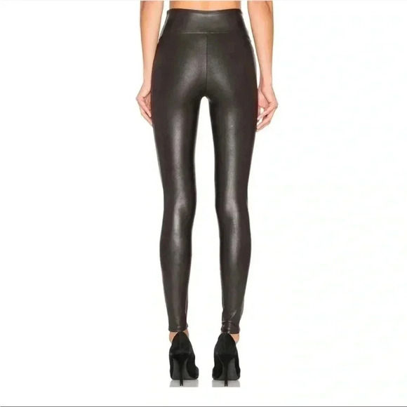 🆕 SPANX Faux Leather Leggings - Picture 3 of 7